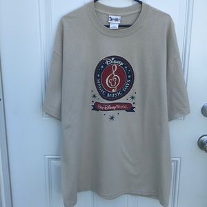Walt Disney World graphic tee, size XL